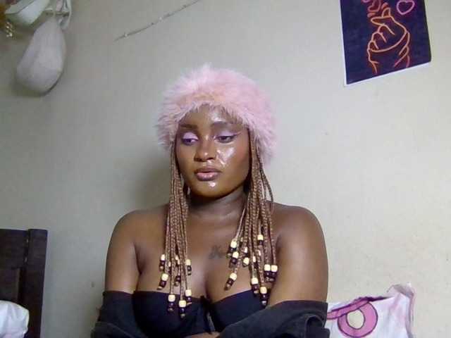 Kimzey live cam on BongaCams