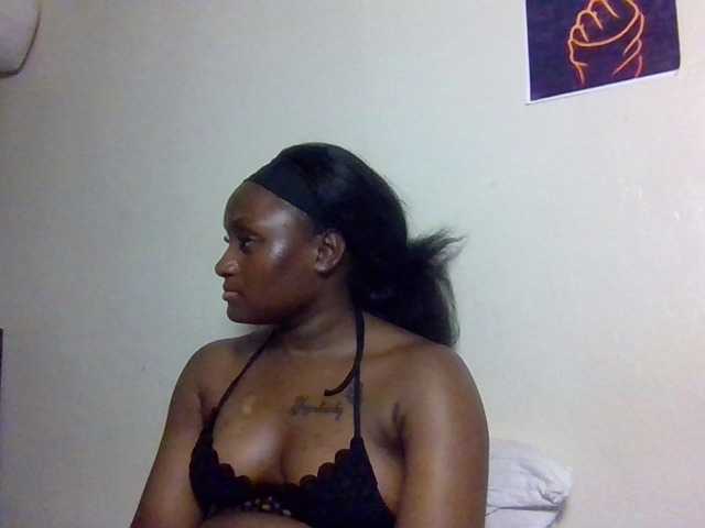 Kimzey live cam on BongaCams