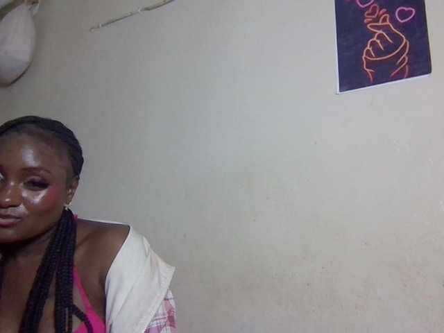 Kimzey live cam on BongaCams