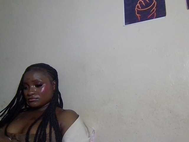 SweetKimmie webcam bongacams model stream image