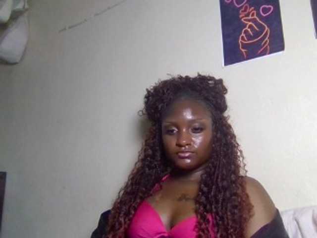 Kimzey live cam on BongaCams