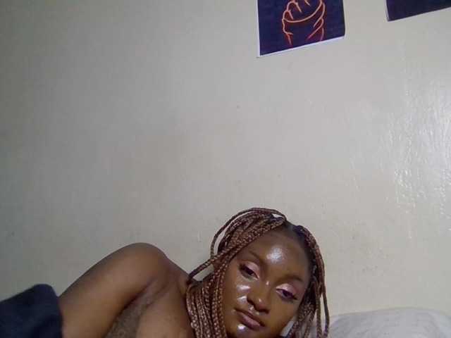 Kimzey live cam on BongaCams