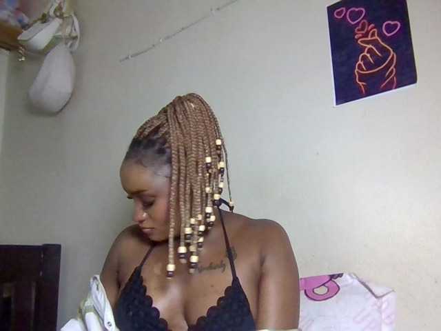 Kimzey live cam on BongaCams