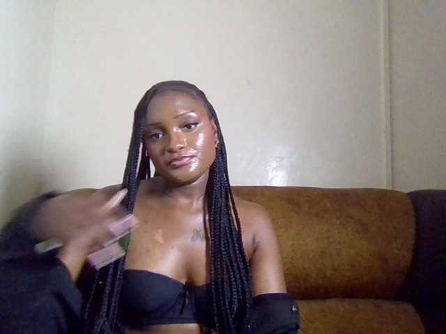 SweetKimmie — live female cam
