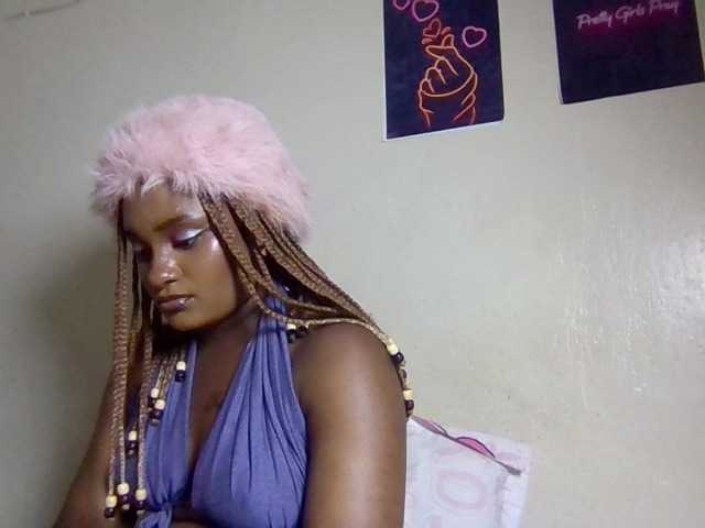 Kimzey live cam on BongaCams