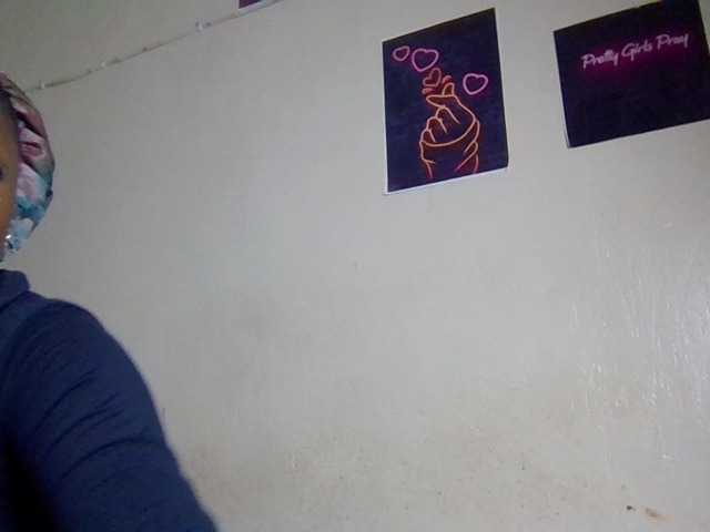 Kimzey live cam on BongaCams