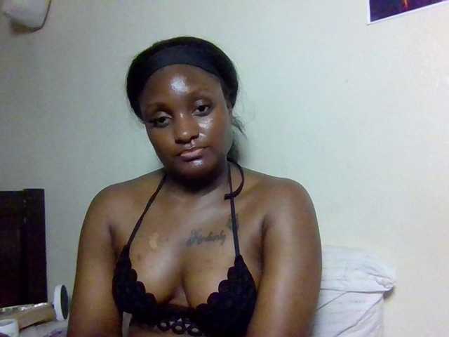 Kimzey live cam on BongaCams