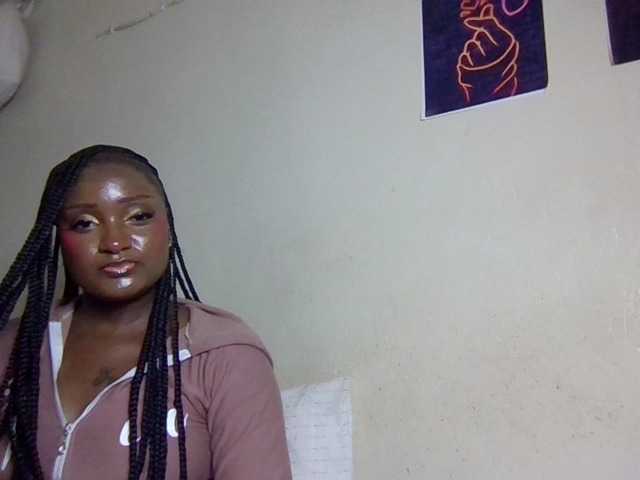 Kimzey live cam preview