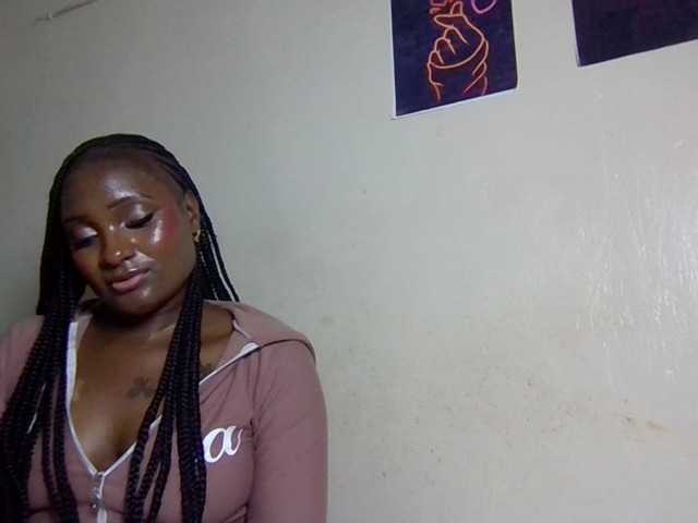 Kimzey live cam on BongaCams