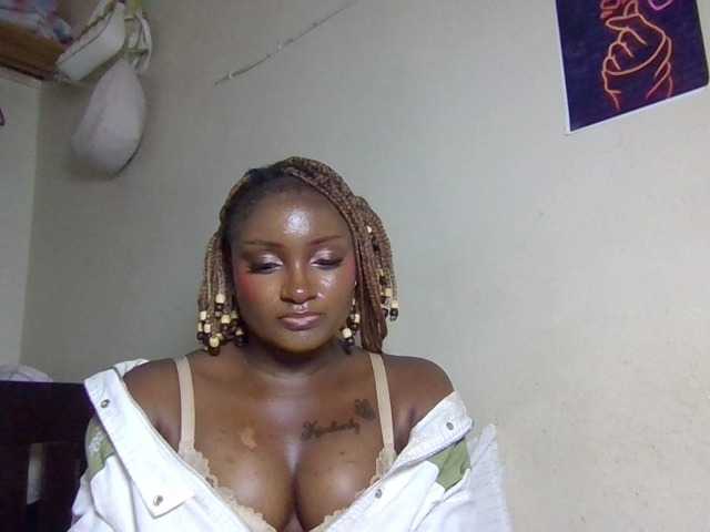 Kimzey live cam on BongaCams