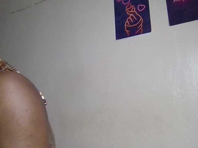 Kimzey live cam on BongaCams