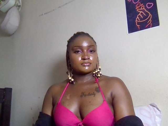 Kimzey, 22 y/o - Live Cam on BongaCams