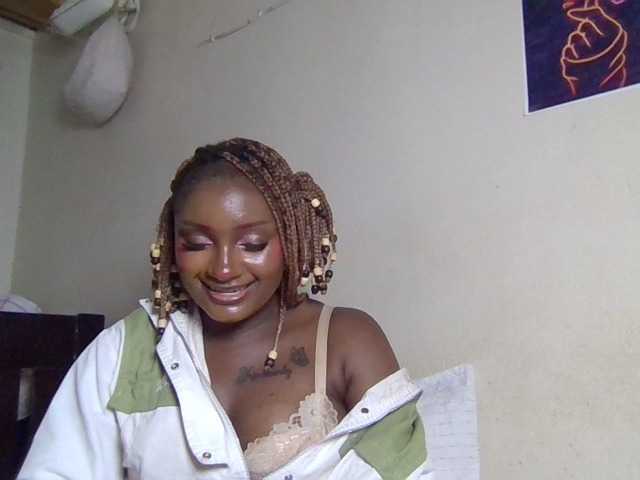 Kimzey live cam on BongaCams