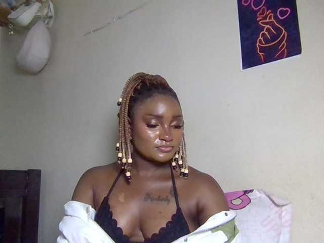 Kimzey live cam on BongaCams