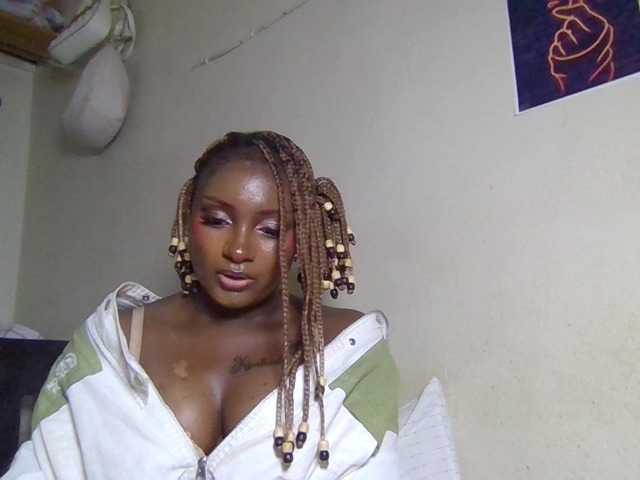 Kimzey live cam on BongaCams