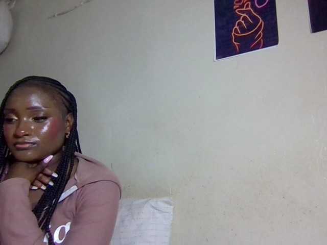 Kimzey live cam on BongaCams