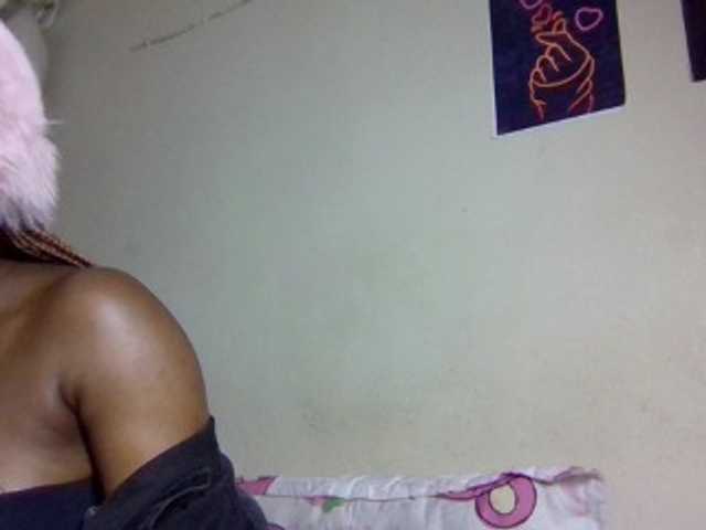 Kimzey live cam on BongaCams