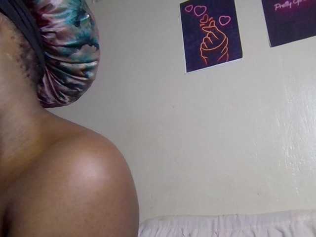 Kimzey live cam on BongaCams