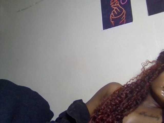 Kimzey live cam on BongaCams