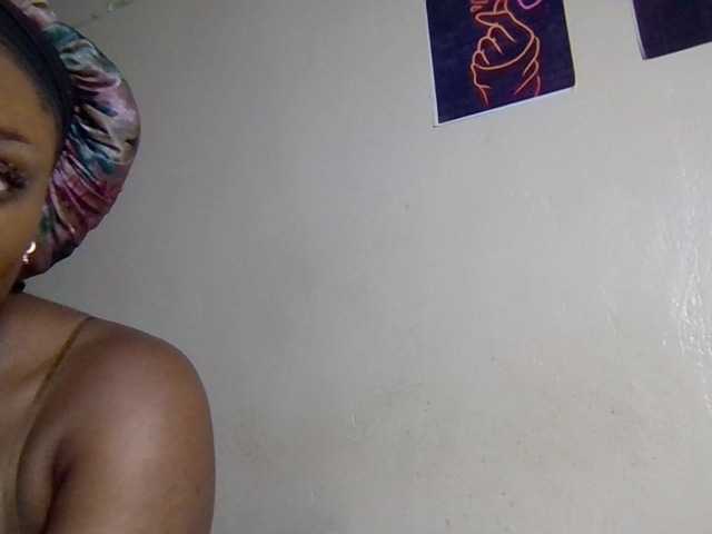 Kimzey live cam on BongaCams