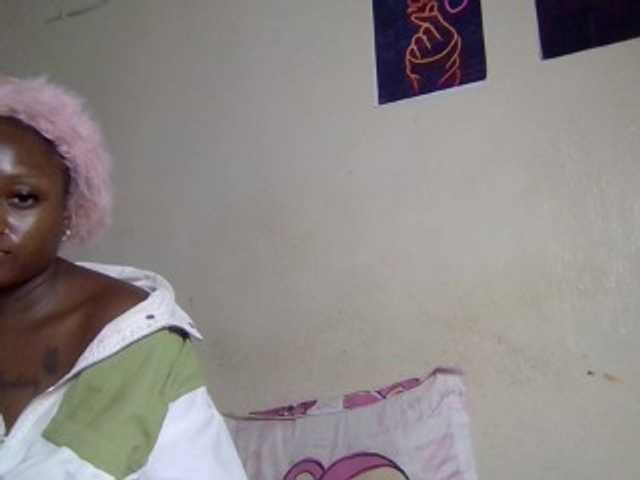 Kimzey live cam on BongaCams