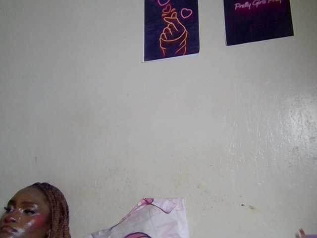 Kimzey live cam on BongaCams