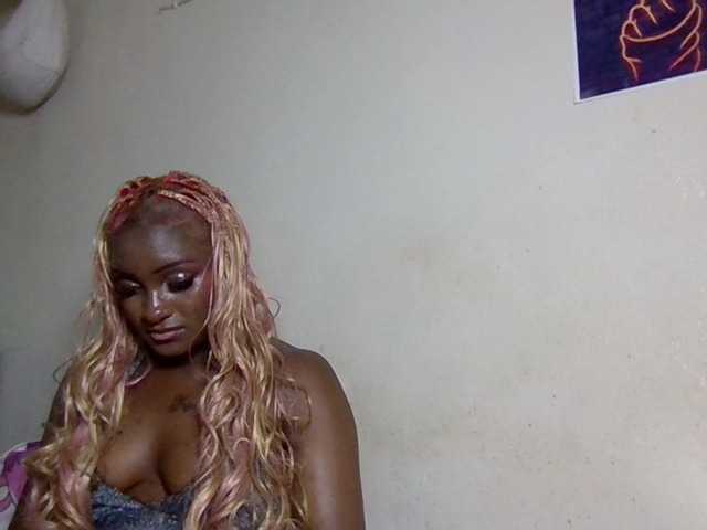 Kimzey live cam on BongaCams