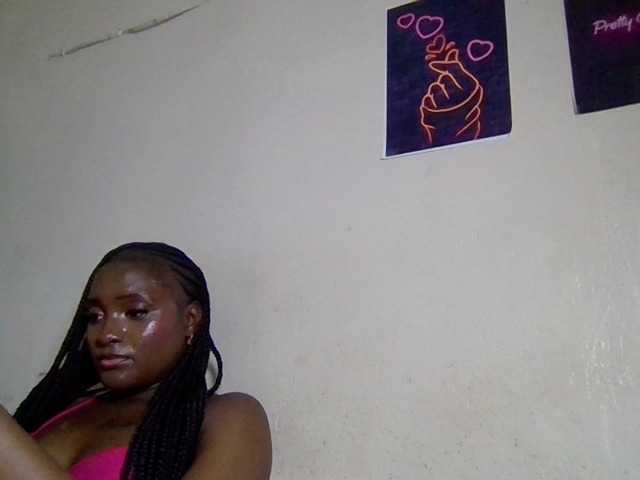 Kimzey live cam on BongaCams