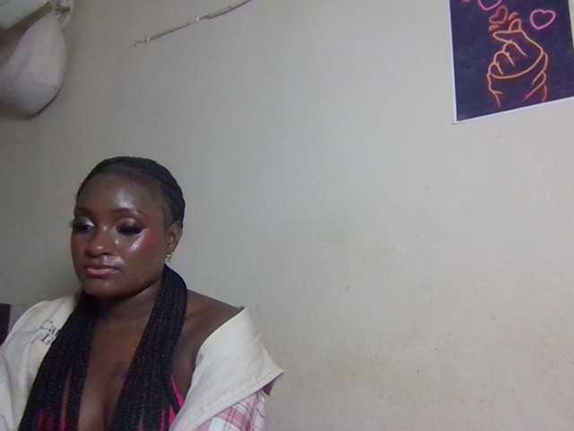 SweetKimmie webcam bongacams model stream image