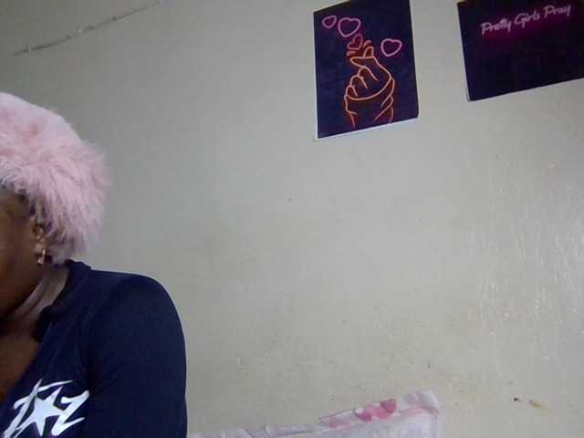 Kimzey live cam on BongaCams