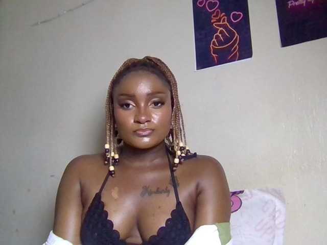 Kimzey live cam on BongaCams