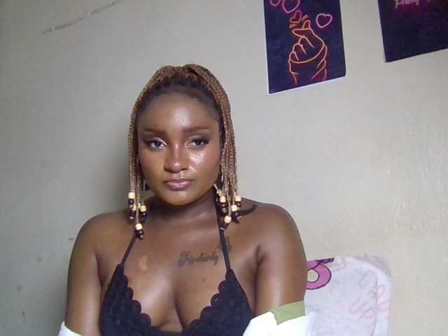 Kimzey live cam on BongaCams
