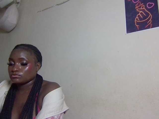 SweetKimmie webcam bongacams model stream image