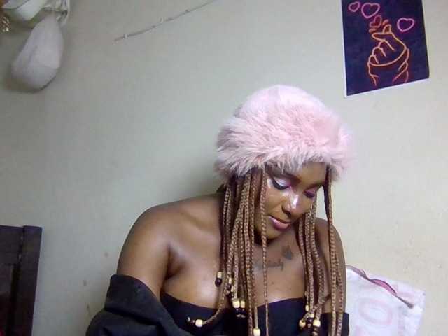 Kimzey live cam on BongaCams