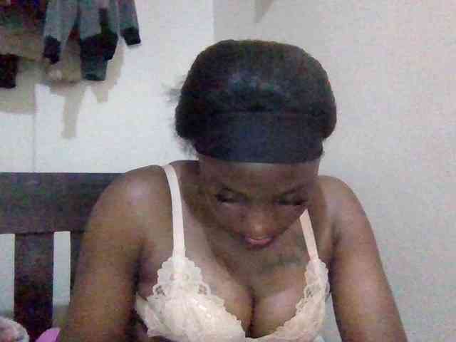 SweetKimmie webcam
