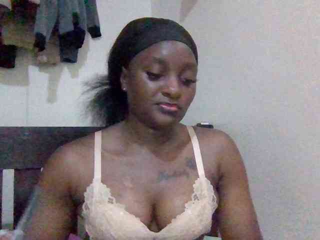 SweetKimmie webcam