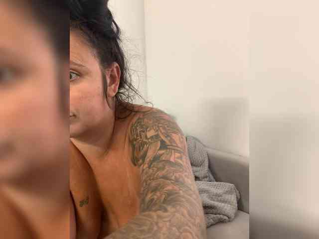 Charsworld12 webcam
