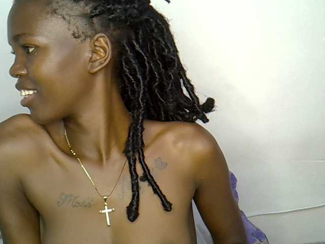 Sweetgurl2 live cam on BongaCams
