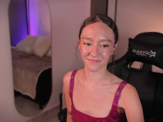 ChloeMoreti Porn Show