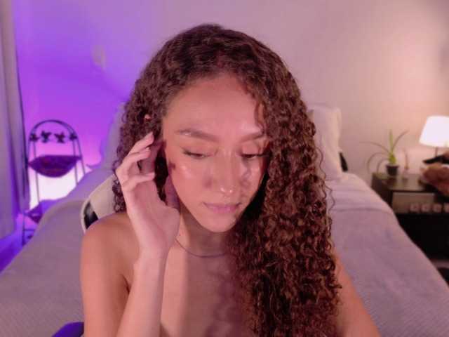 ChloeMoreti live cam on BongaCams