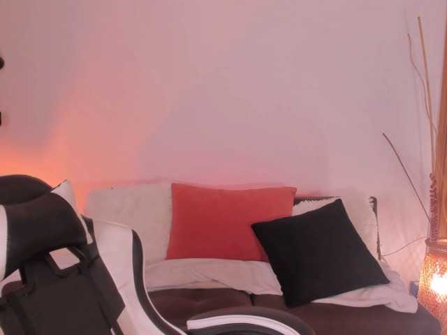 ChloeMoreti live cam