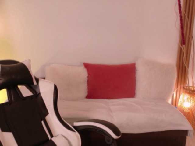 ChloeMoreti live webcam show