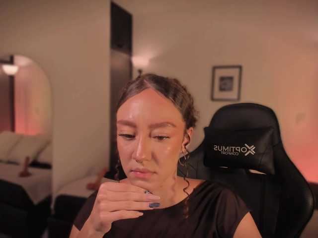 ChloeMoreti live webcam show