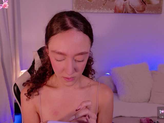 ChloeMoreti live cam on BongaCams