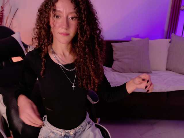 ChloeMoreti's BongaCams show and profile