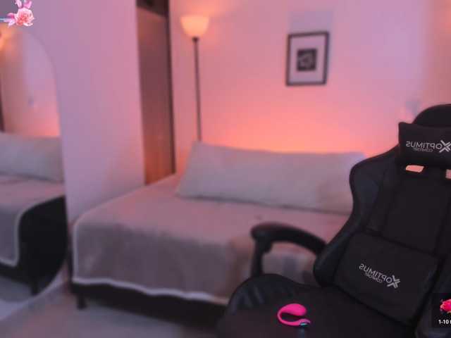 ChloeMoreti live cam preview