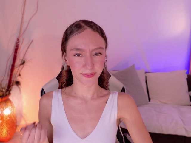 ChloeMoreti's BongaCams show and profile