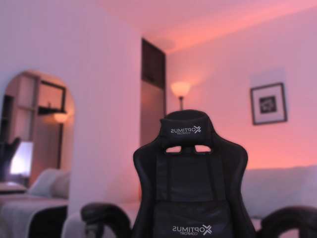 ChloeMoreti live cam preview