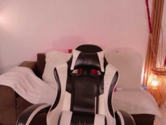 ChloeMoreti live webcam show
