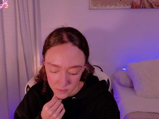 ChloeMoreti live cam on BongaCams